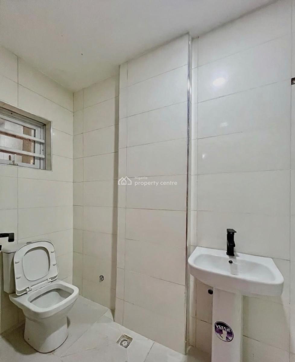 Serviced 2 Bedroom Apartment, Lekki Phase 1, Lekki, Lagos, Block of Flats for Sale