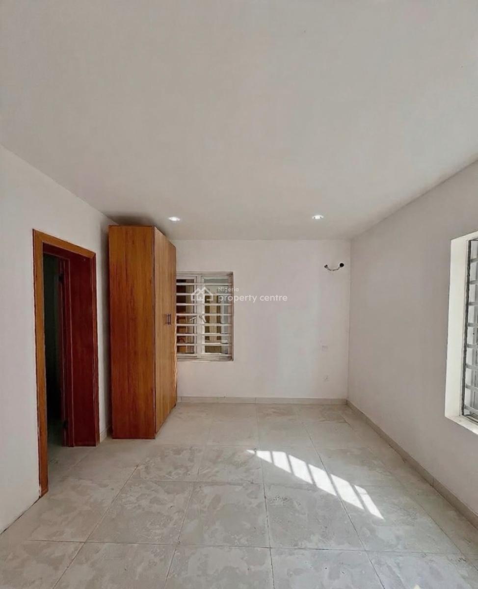 Serviced 2 Bedroom Apartment, Lekki Phase 1, Lekki, Lagos, Block of Flats for Sale