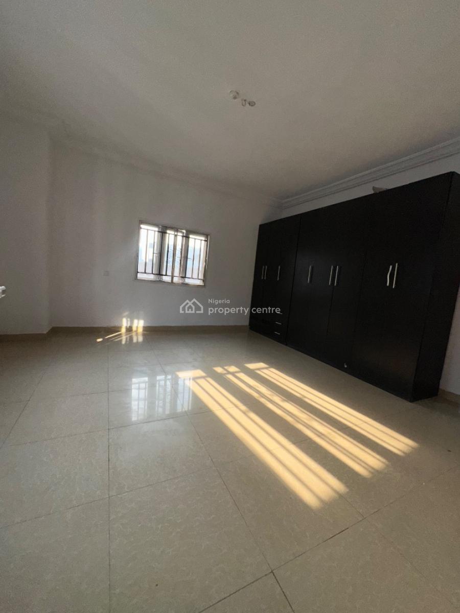 Specious an Newly Renovated 3bedroom Flat, Atlantic View Estate New Road  Ahpha Beach, Lekki, Lagos, Flat / Apartment for Rent