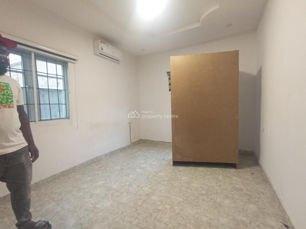 Vintage 2-bd Apartment, Comes with Air-conditioning., Meadow View Estate Ogombo, Ajah, Lagos, Flat / Apartment for Rent