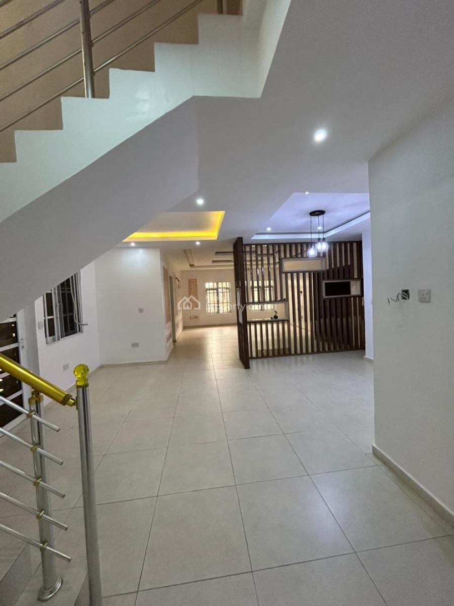 Serviced 4 Bedroom Mansionnaite with a Room Bq, Estate Off Platinum Way, Jakande, Lekki, Lagos, Terraced Duplex for Rent