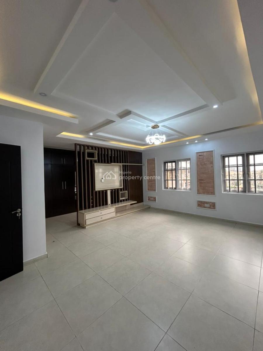 Serviced 4 Bedroom Mansionnaite with a Room Bq, Estate Off Platinum Way, Jakande, Lekki, Lagos, Terraced Duplex for Rent