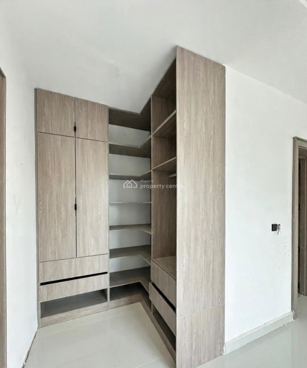 Lovely 3 Bedrooms Apartment with Swimming Pool and Bq, Lekki Phase 1, Lekki, Lagos, Flat / Apartment for Sale