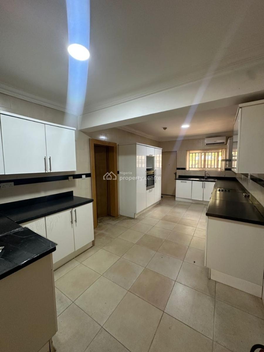 Spacious & Well-maintained 3-bedroom Apartment with Bq, Banana Island, Ikoyi, Lagos, Flat / Apartment for Rent