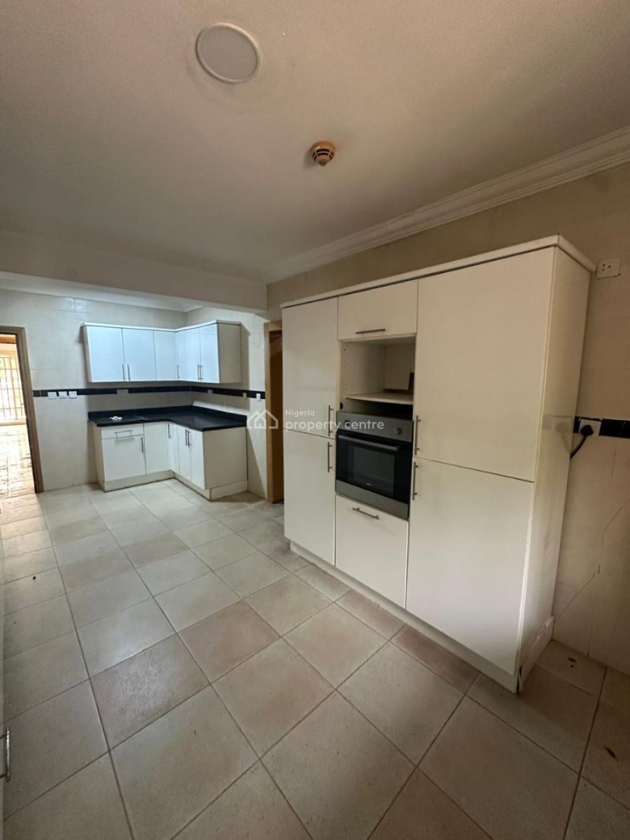 Spacious & Well-maintained 3-bedroom Apartment with Bq, Banana Island, Ikoyi, Lagos, Flat / Apartment for Rent