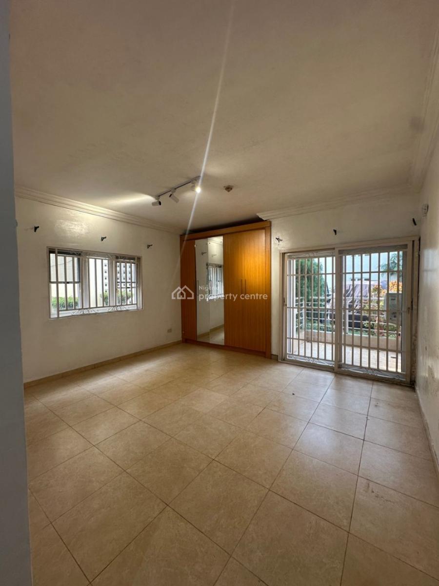 Spacious & Well-maintained 3-bedroom Apartment with Bq, Banana Island, Ikoyi, Lagos, Flat / Apartment for Rent
