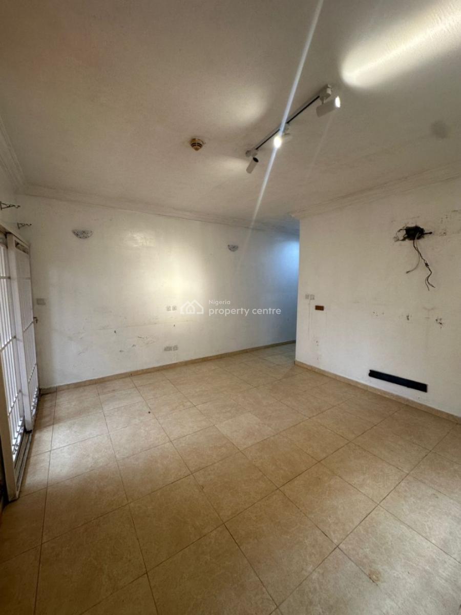 Spacious & Well-maintained 3-bedroom Apartment with Bq, Banana Island, Ikoyi, Lagos, Flat / Apartment for Rent