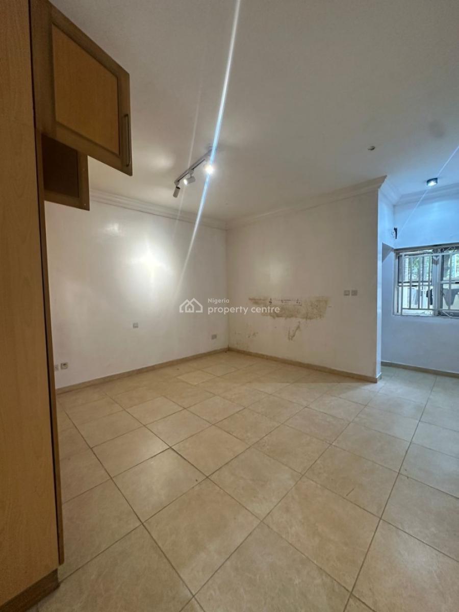 Spacious & Well-maintained 3-bedroom Apartment with Bq, Banana Island, Ikoyi, Lagos, Flat / Apartment for Rent