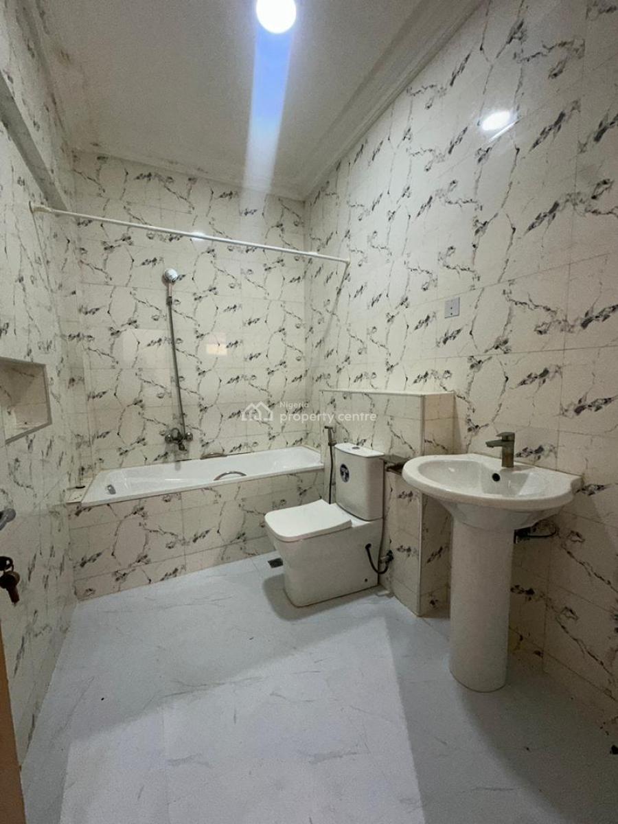 Spacious & Well-maintained 3-bedroom Apartment with Bq, Banana Island, Ikoyi, Lagos, Flat / Apartment for Rent