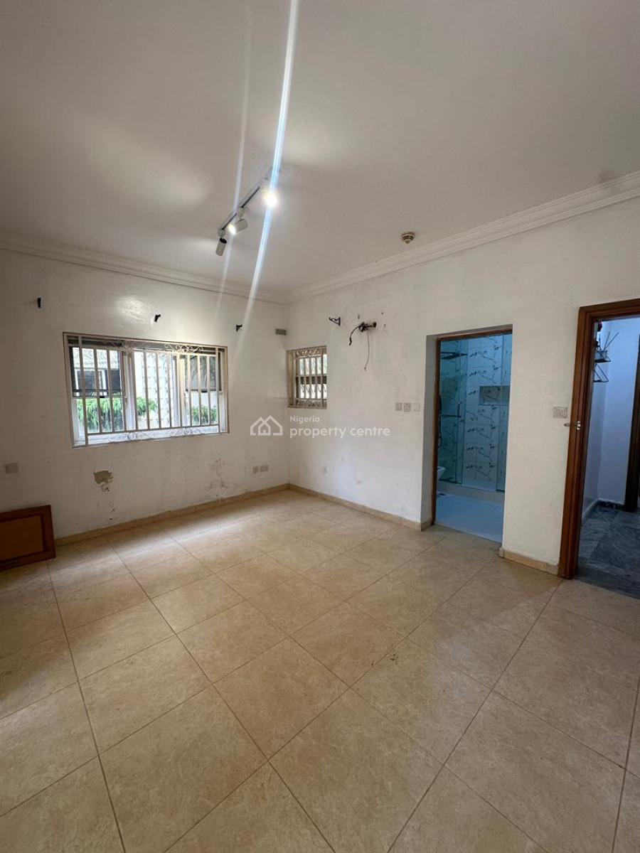 Spacious & Well-maintained 3-bedroom Apartment with Bq, Banana Island, Ikoyi, Lagos, Flat / Apartment for Rent