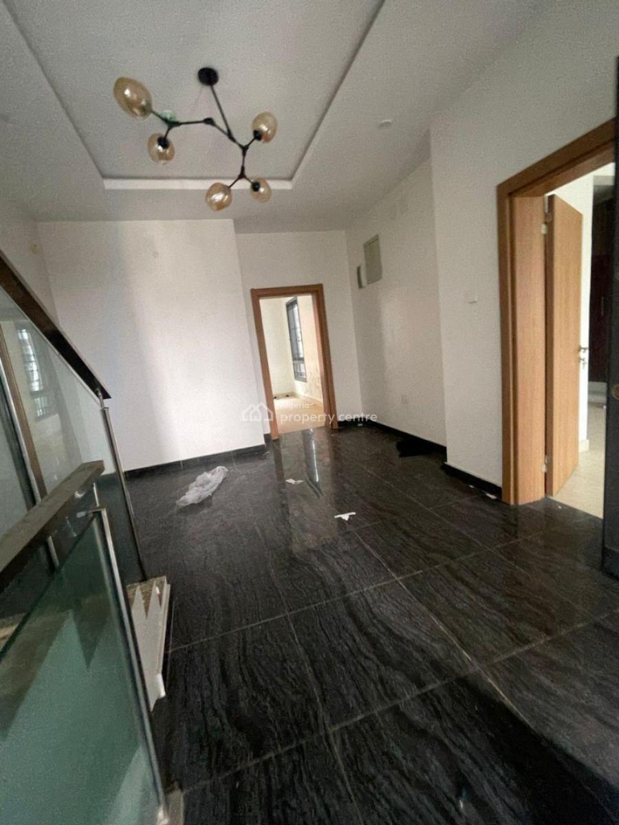 Well Finished 4 Bedroom Terrace with 1 Room Service Quarter, Well Finished 4 Bedroom Terrace with 1 Room Service Quarter, Banana Island, Ikoyi, Lagos, Terraced Duplex for Rent