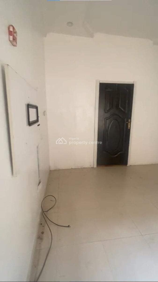 Spacious Mini Flat with Balcony & Personal Parking in Bera Estate, Bera Estate, Lekki, Lagos, Mini Flat (room and Parlour) for Rent