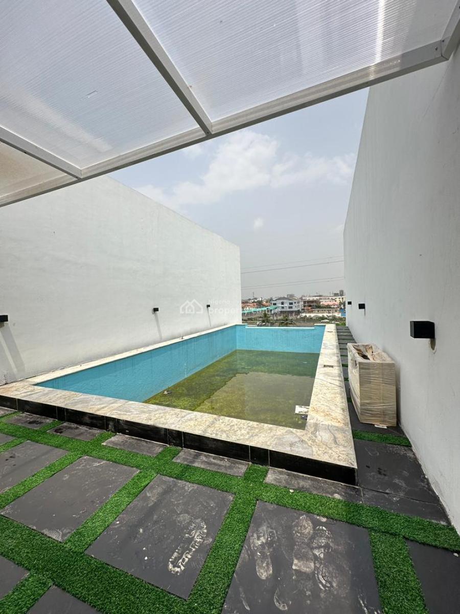 Outstanding 2 Bedrooms with Pool & Gym, Off Admiralty Way, Lekki Phase 1, Lekki, Lagos, Flat / Apartment for Sale