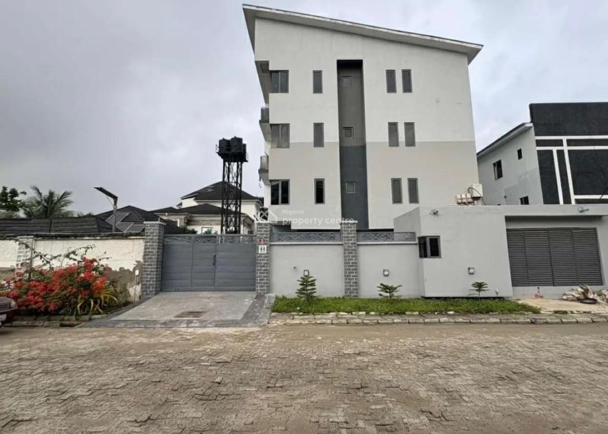 Well Built 3 Bedroom Apartment, Lekki Phase 1, Lekki, Lagos, Flat / Apartment for Sale
