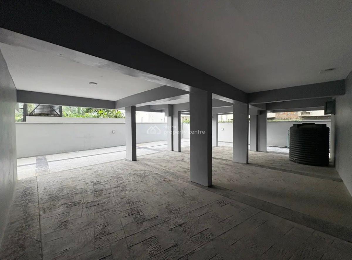 Well Built 3 Bedroom Apartment, Lekki Phase 1, Lekki, Lagos, Flat / Apartment for Sale