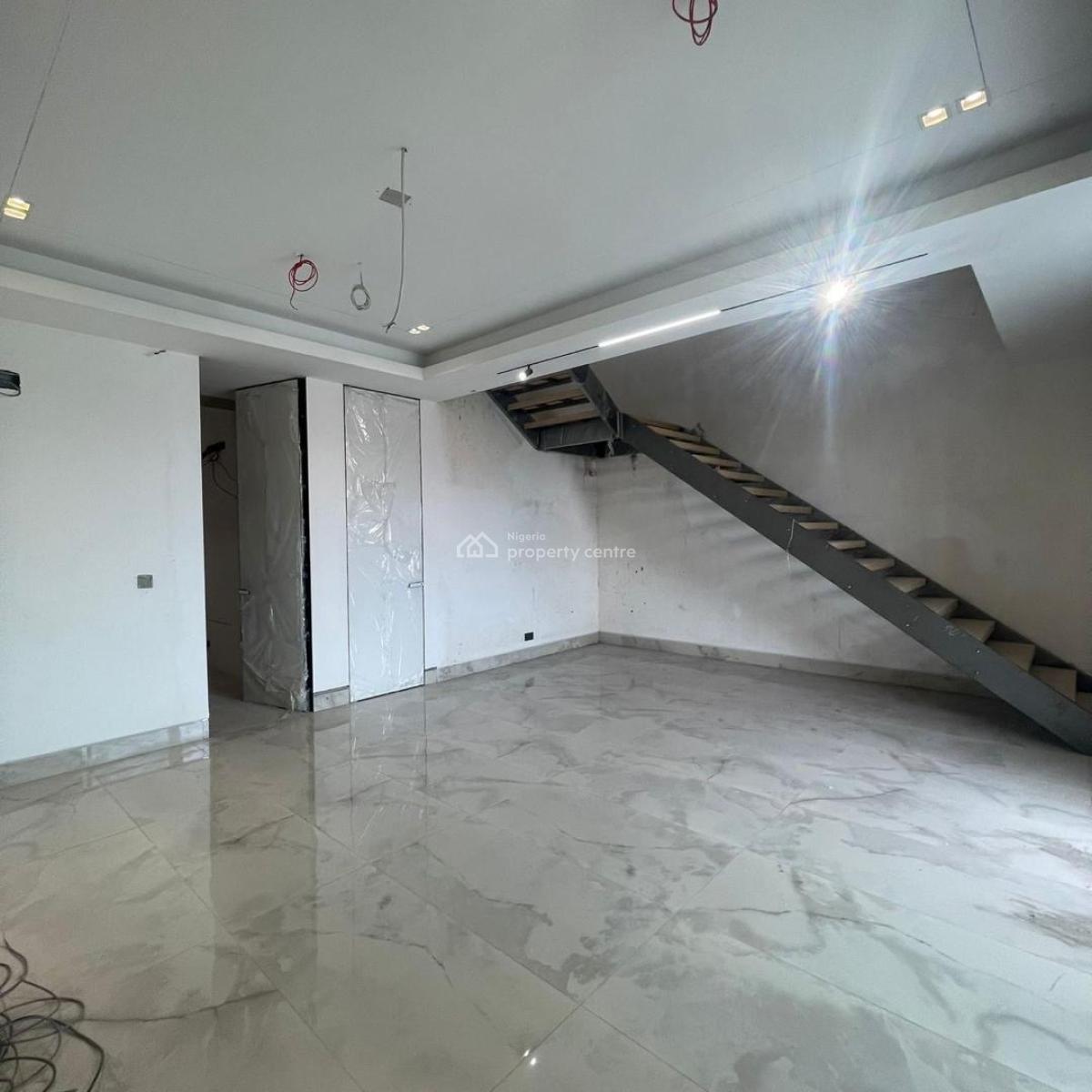 Affordable 4bedroom Maisonette Home, Lekki Phase 1, Lekki, Lagos, Flat / Apartment for Sale