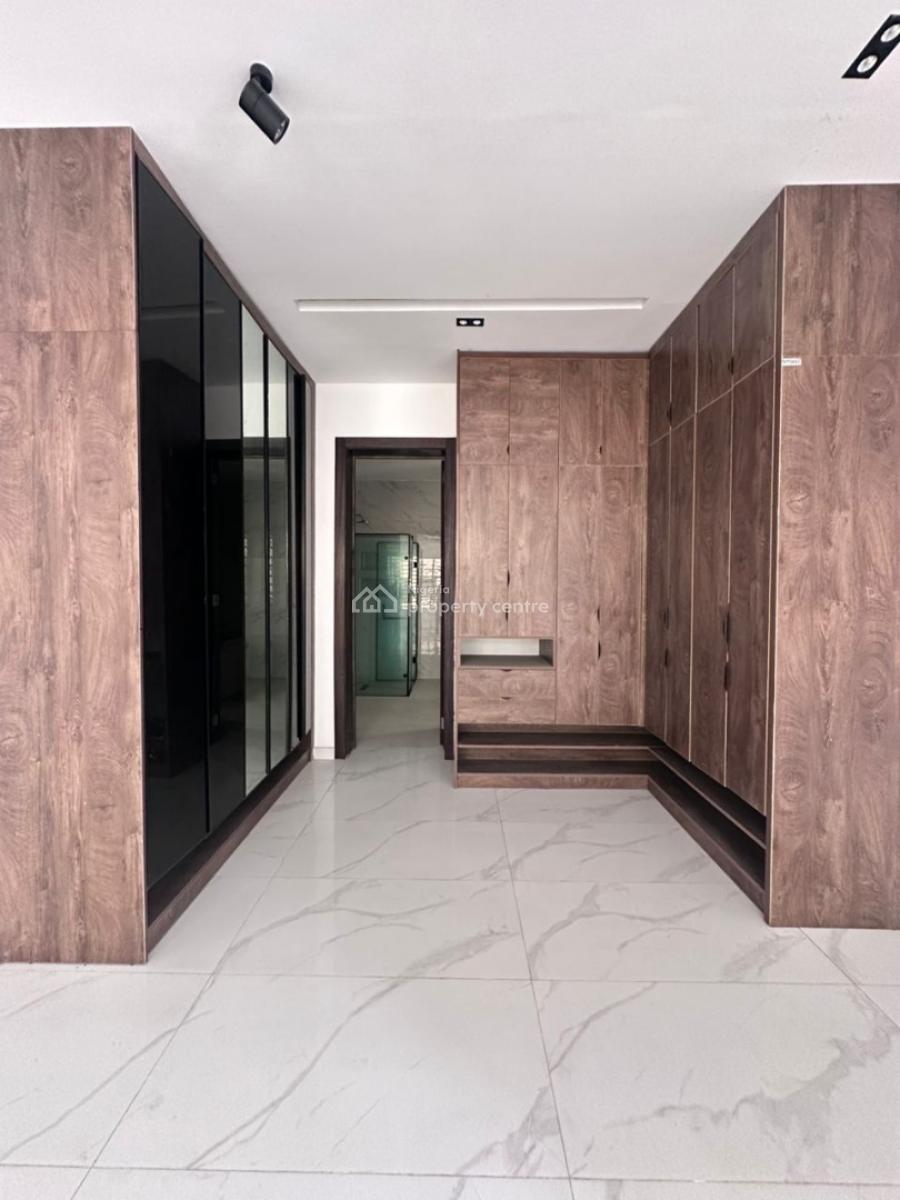 Distress 5bedroom Detached with Pool, Cinema, Swimming & Gym, Bq*, Ikota, Lekki, Lagos, Detached Duplex for Sale