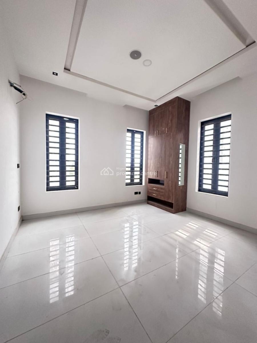 Distress 5bedroom Detached with Pool, Cinema, Swimming & Gym, Bq*, Ikota, Lekki, Lagos, Detached Duplex for Sale