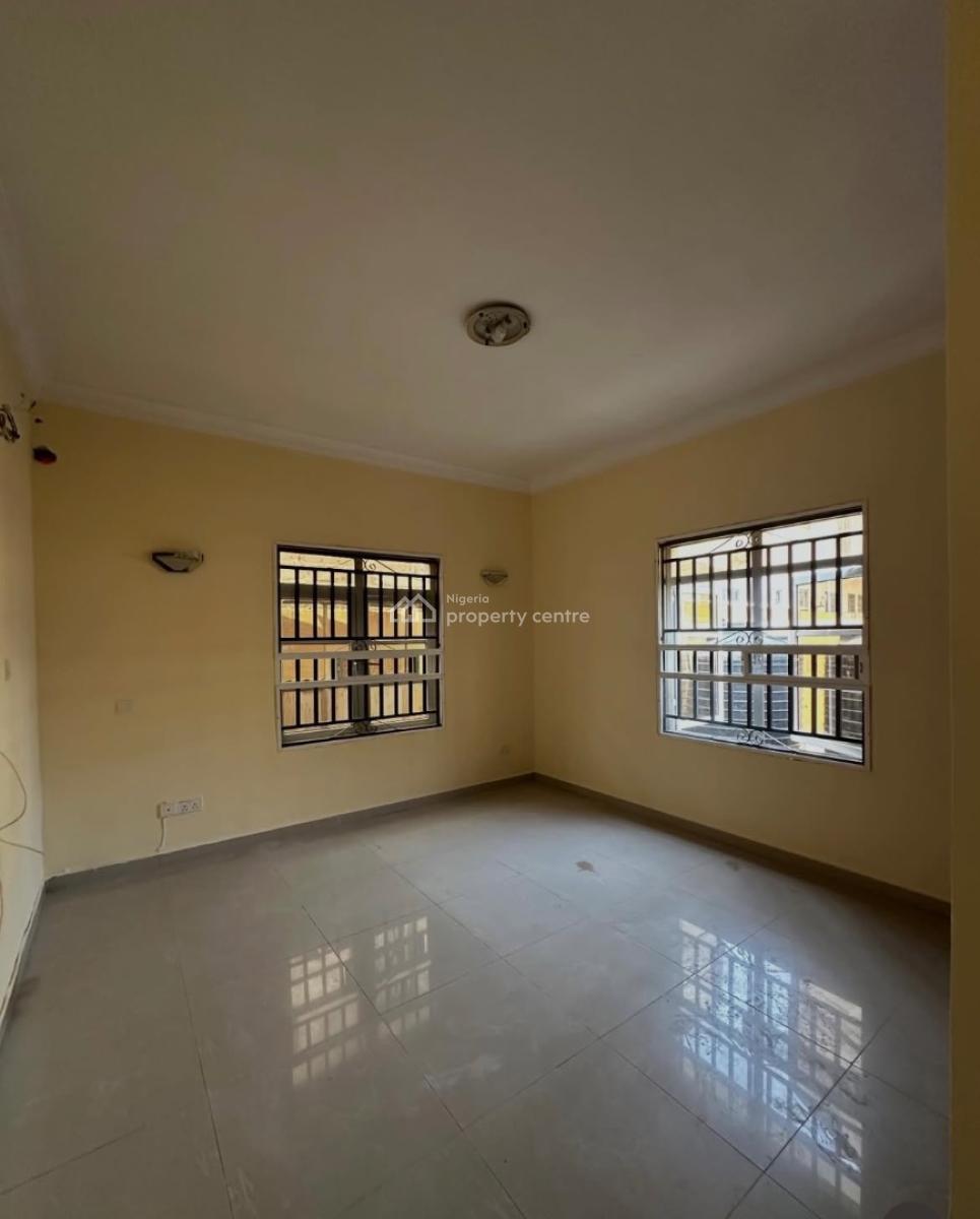 Spacious 3 Bedroom Flat in a Secured Estate, Chevron, Lekki, Lagos, Flat / Apartment for Rent