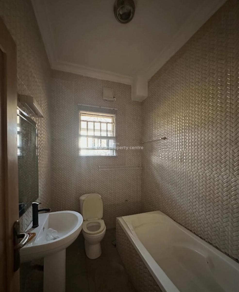 Spacious 3 Bedroom Flat in a Secured Estate, Chevron, Lekki, Lagos, Flat / Apartment for Rent