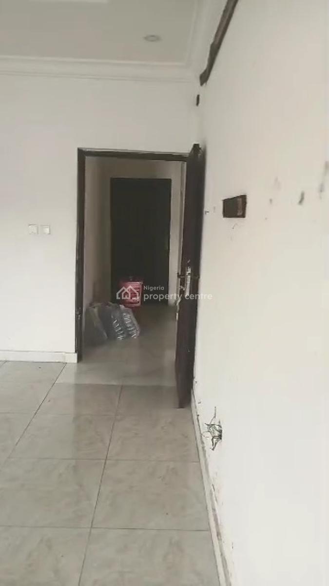 Spacious and Classy and Well Maintained 2bedroom Apartment.with Acs., Off Admiralty Way, Lekki Phase 1, Lekki, Lagos, Flat / Apartment for Rent