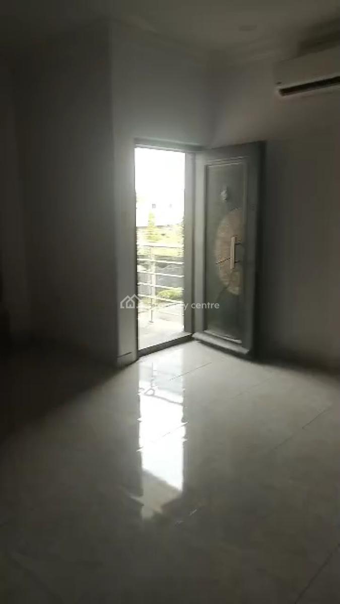 Spacious and Classy and Well Maintained 2bedroom Apartment.with Acs., Off Admiralty Way, Lekki Phase 1, Lekki, Lagos, Flat / Apartment for Rent