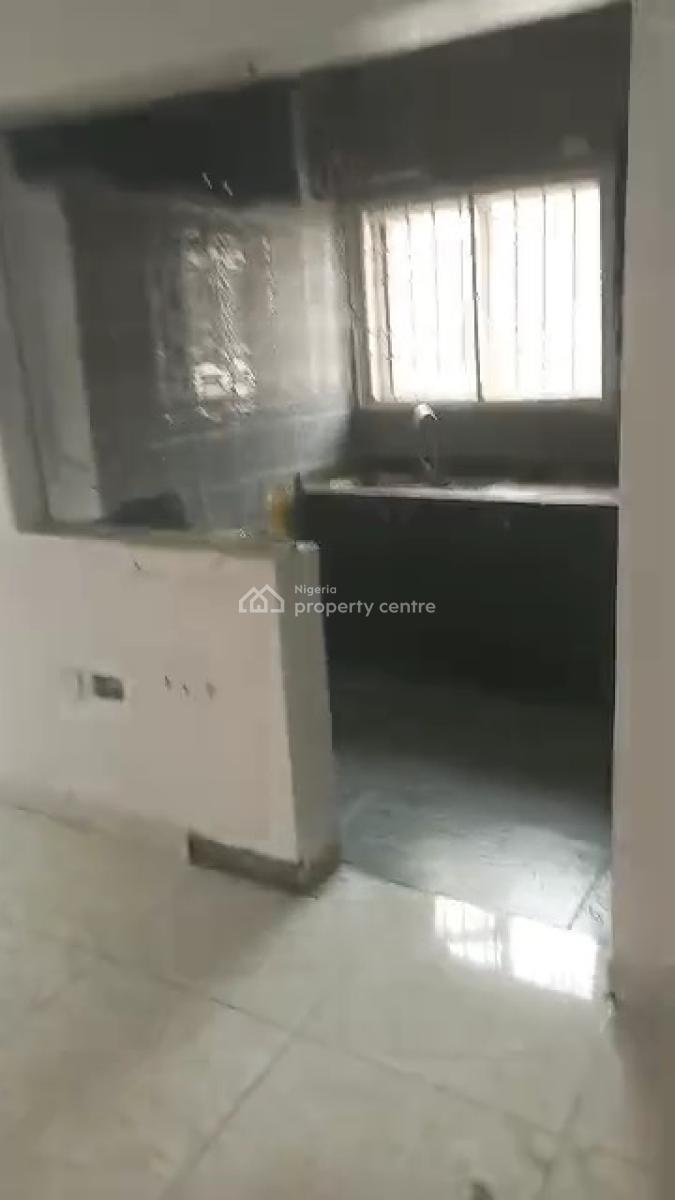 Spacious and Classy and Well Maintained 2bedroom Apartment.with Acs., Off Admiralty Way, Lekki Phase 1, Lekki, Lagos, Flat / Apartment for Rent