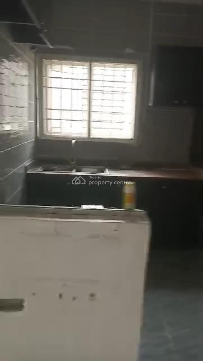 Spacious and Classy and Well Maintained 2bedroom Apartment.with Acs., Off Admiralty Way, Lekki Phase 1, Lekki, Lagos, Flat / Apartment for Rent