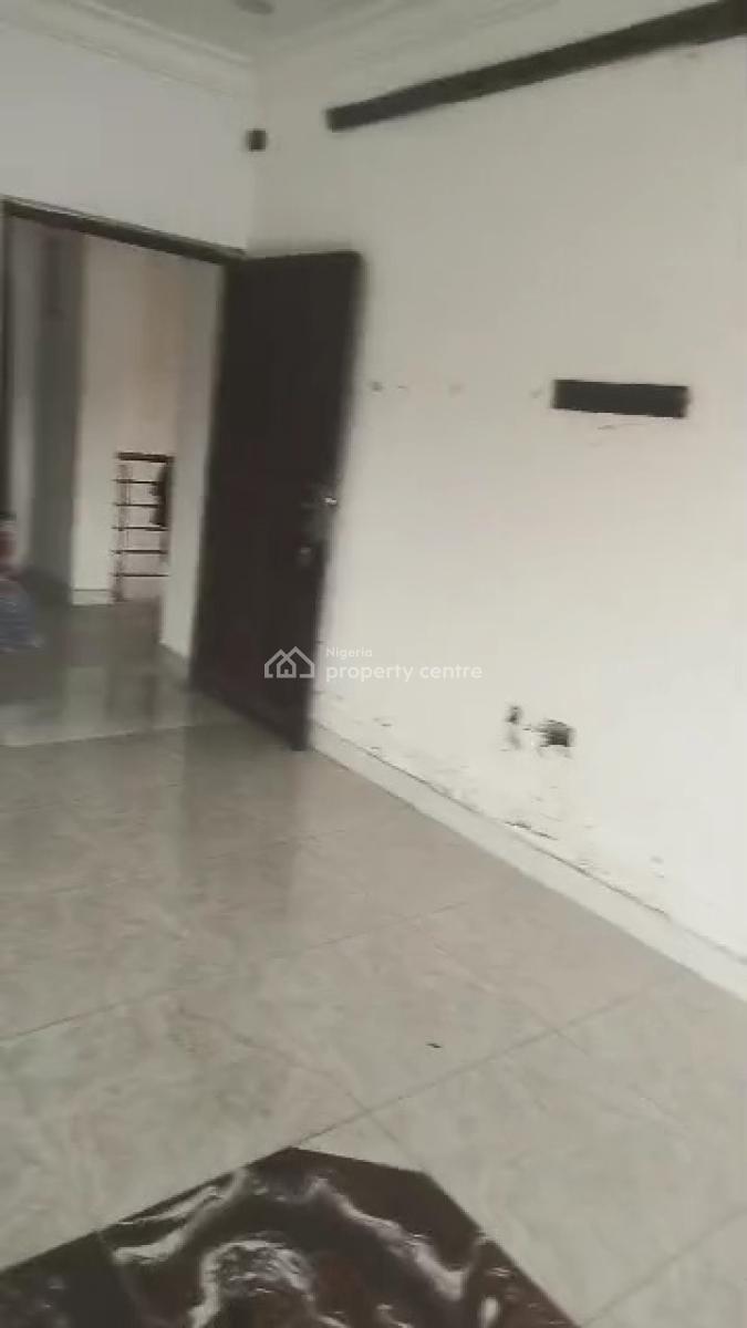 Spacious and Classy and Well Maintained 2bedroom Apartment.with Acs., Off Admiralty Way, Lekki Phase 1, Lekki, Lagos, Flat / Apartment for Rent