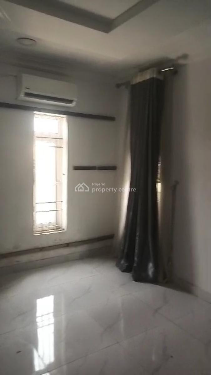 Spacious and Classy and Well Maintained 2bedroom Apartment.with Acs., Off Admiralty Way, Lekki Phase 1, Lekki, Lagos, Flat / Apartment for Rent