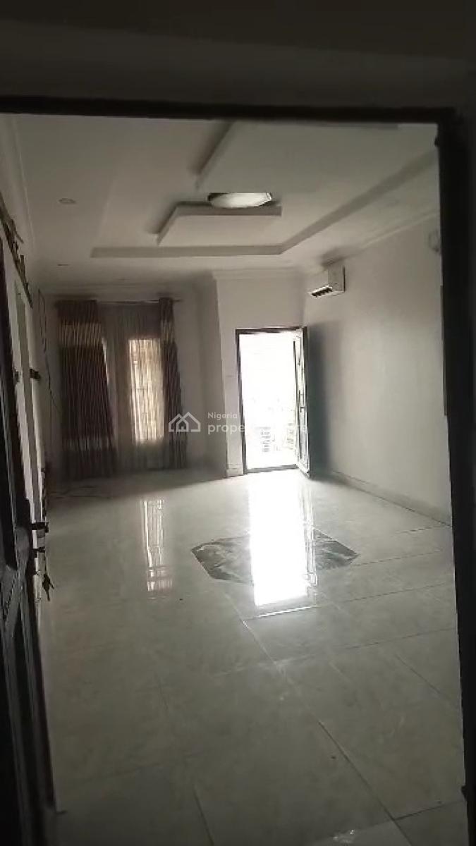 Spacious and Classy and Well Maintained 2bedroom Apartment.with Acs., Off Admiralty Way, Lekki Phase 1, Lekki, Lagos, Flat / Apartment for Rent