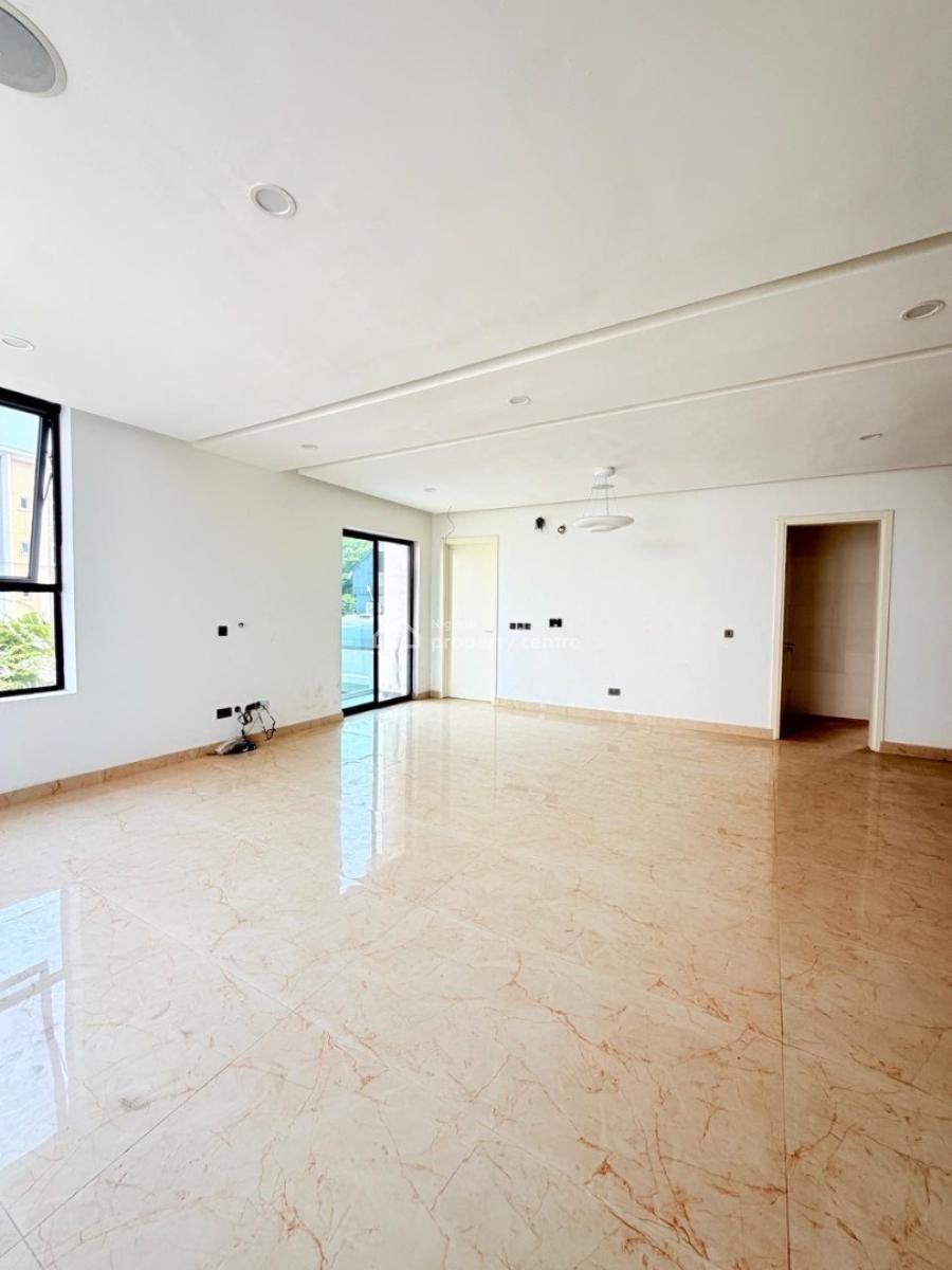 a Well-detailed, 4 Bedroom Maisonette, Lekki Phase 1, Lekki Phase 1, Lekki, Lagos, Block of Flats for Sale