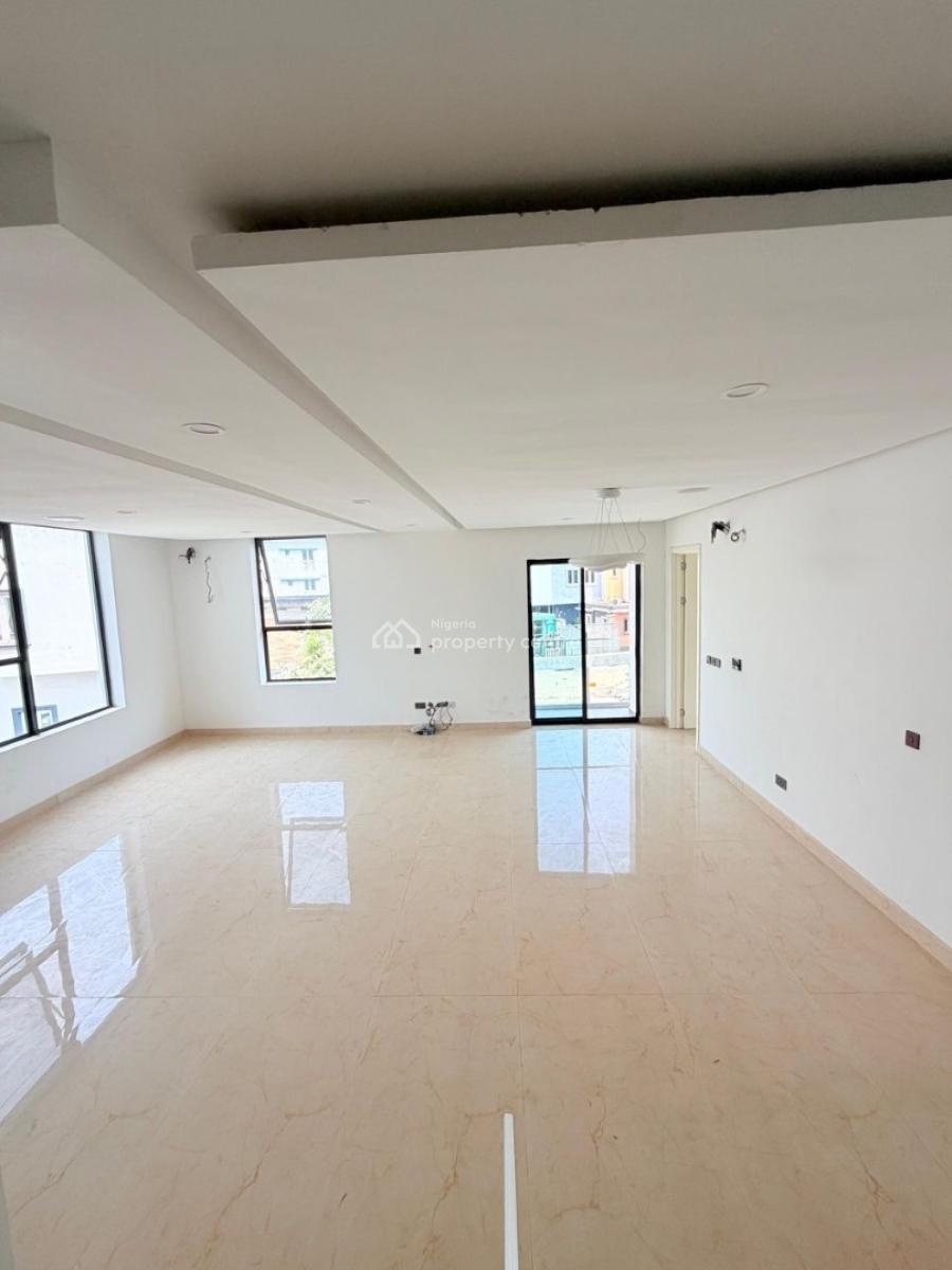 a Well-detailed, 4 Bedroom Maisonette, Lekki Phase 1, Lekki Phase 1, Lekki, Lagos, Block of Flats for Sale