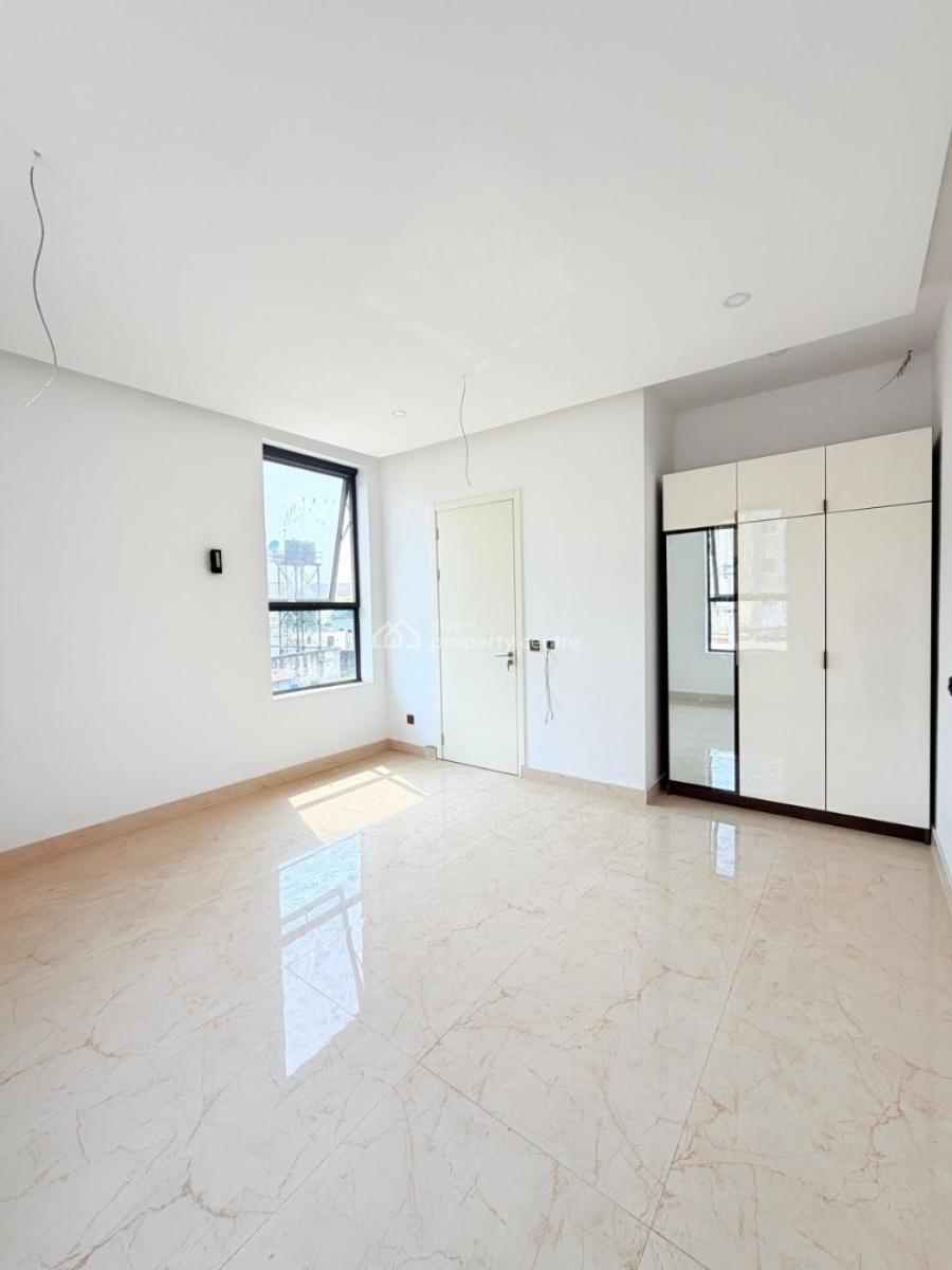 a Well-detailed, 4 Bedroom Maisonette, Lekki Phase 1, Lekki Phase 1, Lekki, Lagos, Block of Flats for Sale