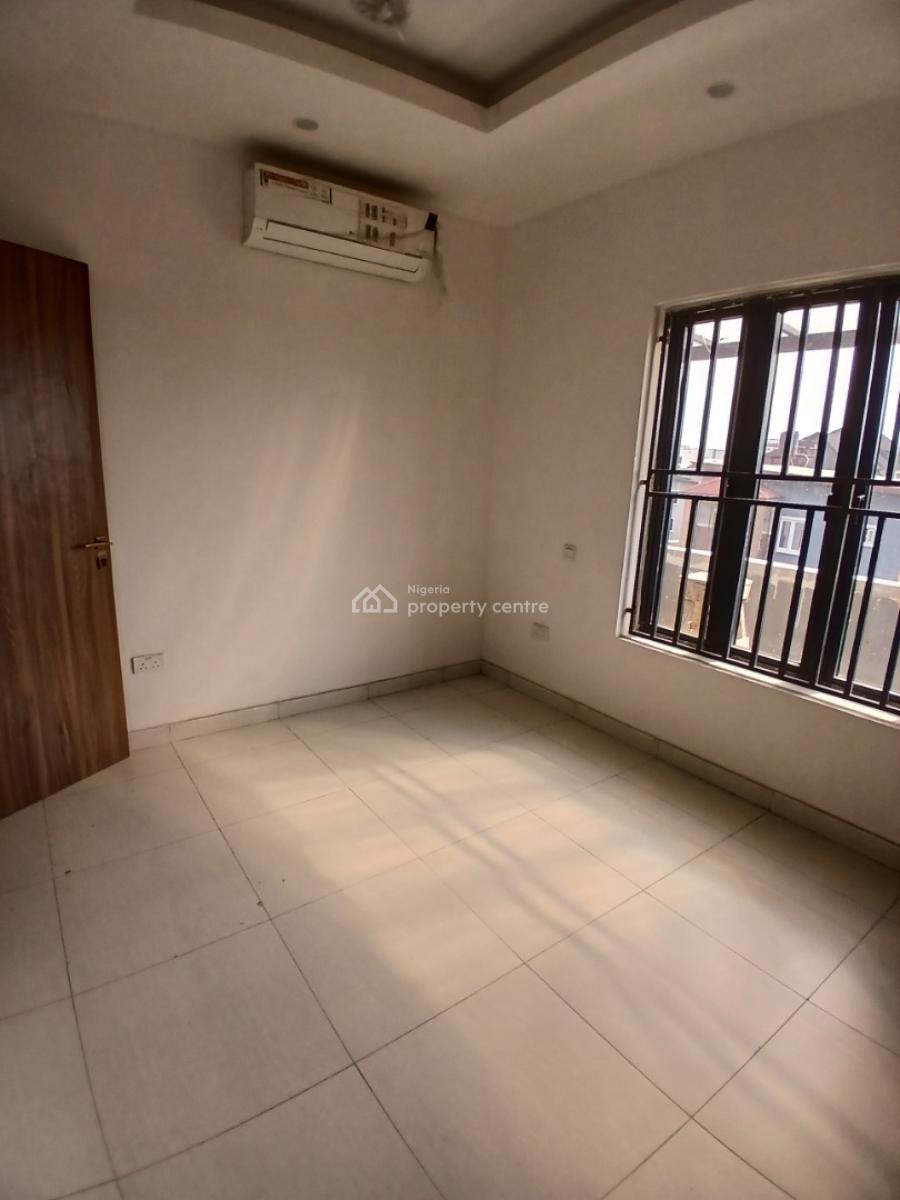 Serviced with 24 Hours Power Supply, 2 Bedrooms Ensuite Penthouse Apartment, Lekki Phase 1, Lekki, Lagos, Flat / Apartment for Rent