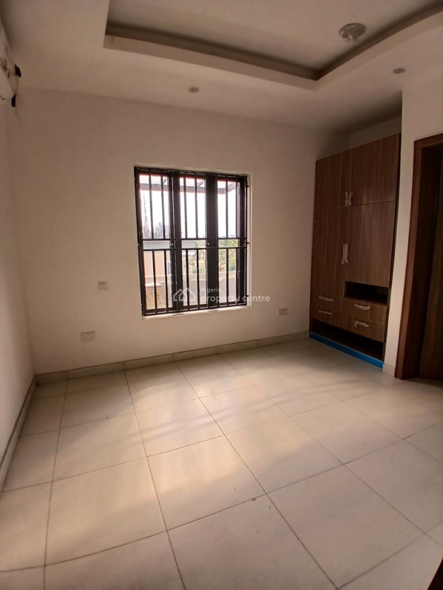 Serviced with 24 Hours Power Supply, 2 Bedrooms Ensuite Penthouse Apartment, Lekki Phase 1, Lekki, Lagos, Flat / Apartment for Rent