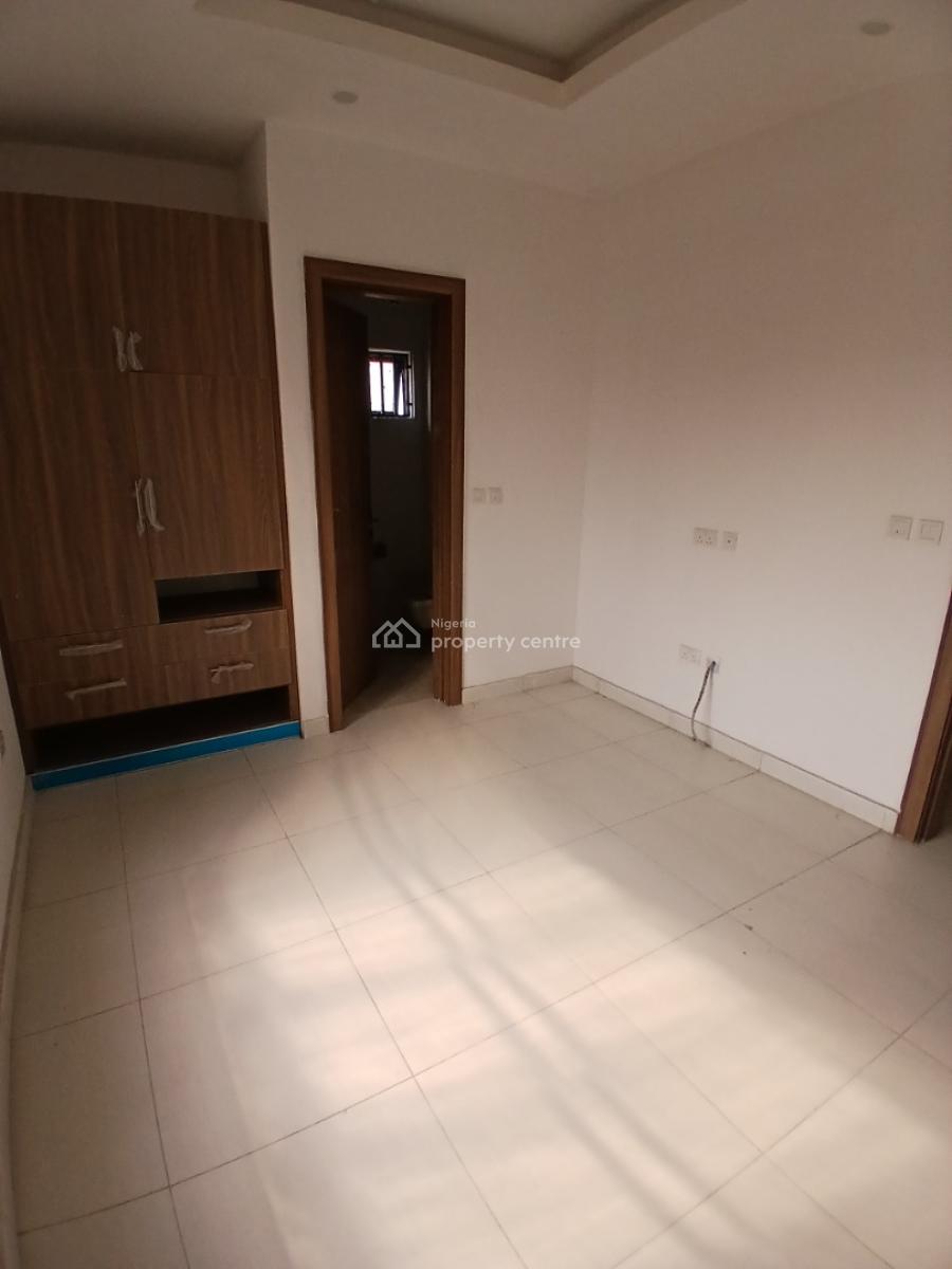 Serviced with 24 Hours Power Supply, 2 Bedrooms Ensuite Penthouse Apartment, Lekki Phase 1, Lekki, Lagos, Flat / Apartment for Rent