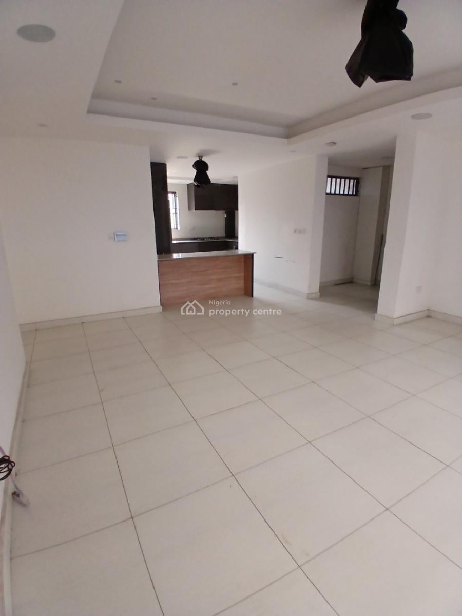 Serviced with 24/7 Power Supply 3 Bedroom En-suite Apartment with an O, Lekki Phase 1, Lekki, Lagos, Flat / Apartment for Rent