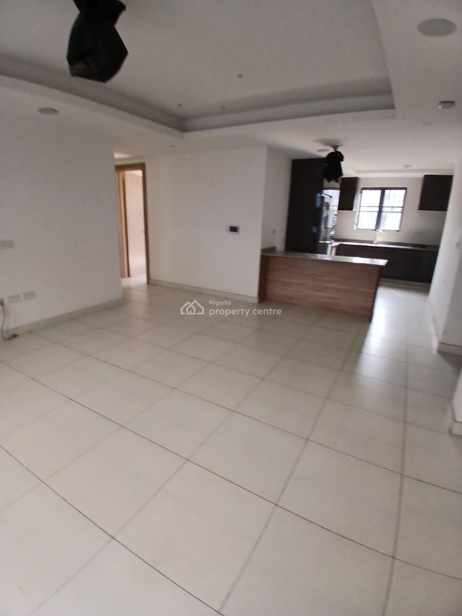 Serviced with 24/7 Power Supply 3 Bedroom En-suite Apartment with an O, Lekki Phase 1, Lekki, Lagos, Flat / Apartment for Rent