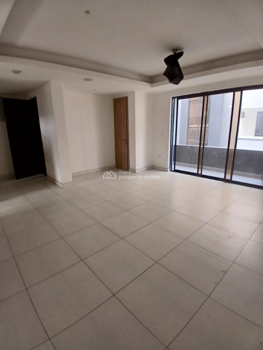 Serviced with 24/7 Power Supply 3 Bedroom En-suite Apartment with an O, Lekki Phase 1, Lekki, Lagos, Flat / Apartment for Rent