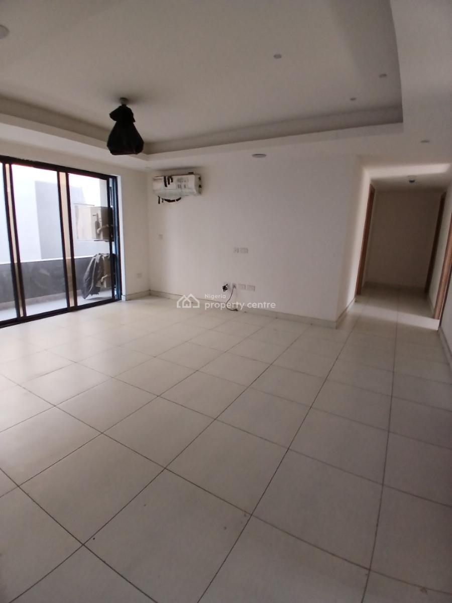 Serviced with 24/7 Power Supply 3 Bedroom En-suite Apartment with an O, Lekki Phase 1, Lekki, Lagos, Flat / Apartment for Rent