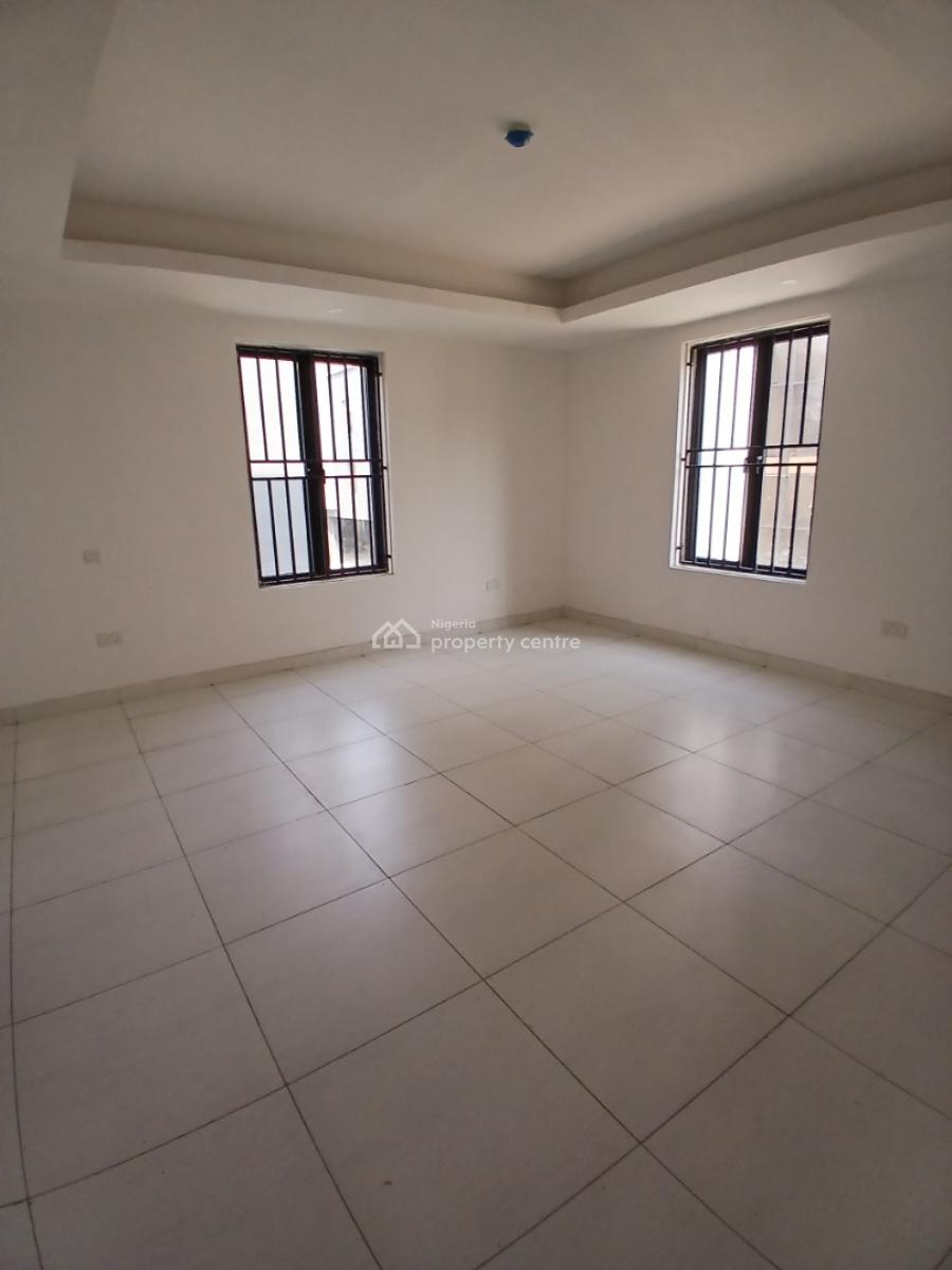 Serviced with 24/7 Power Supply 3 Bedroom En-suite Apartment with an O, Lekki Phase 1, Lekki, Lagos, Flat / Apartment for Rent