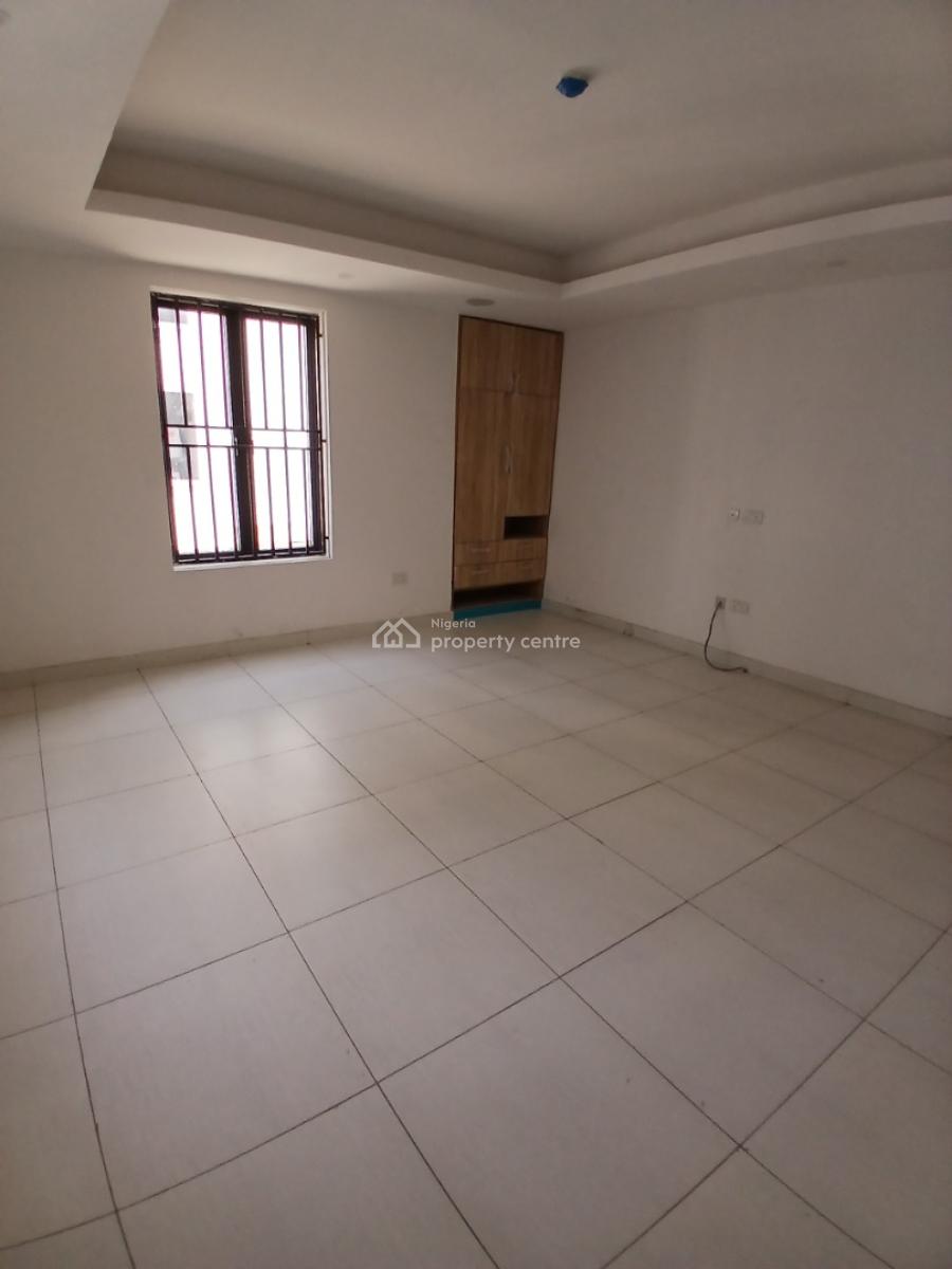 Serviced with 24/7 Power Supply 3 Bedroom En-suite Apartment with an O, Lekki Phase 1, Lekki, Lagos, Flat / Apartment for Rent