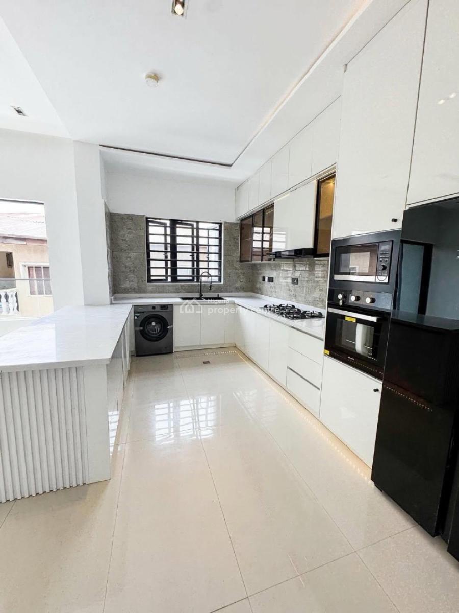 Luxury Built 2 Bedroom Apartment with Swimming Pool and Gym, Lekki Phase 1, Lekki, Lagos, Flat / Apartment for Rent