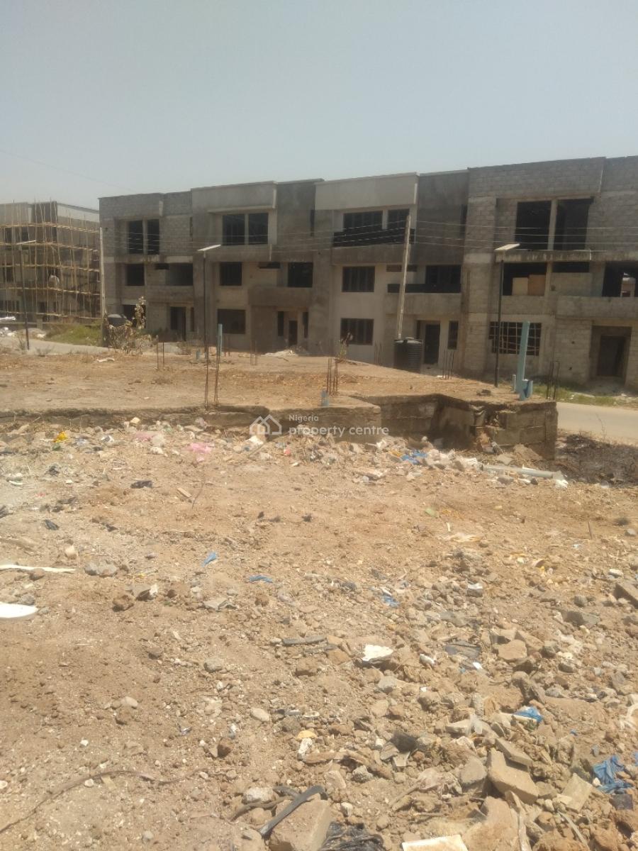 Distress Estate Plot with Dpc, Gwarinpa, Abuja, Residential Land for Sale