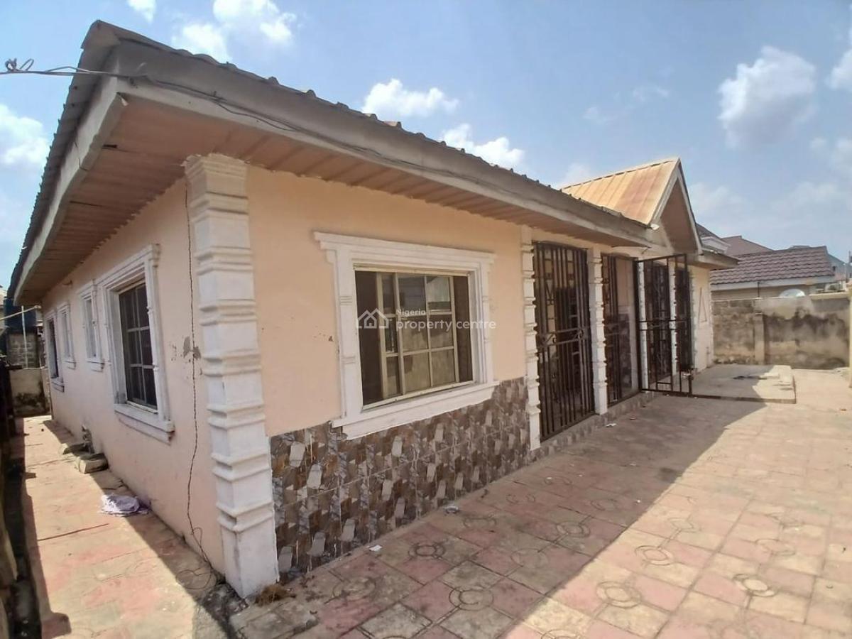 3 Bedroom Bungalow, Karinkapo Estate, Tipper Garage, Akala Express,, Ibadan, Oyo, Detached Duplex for Sale