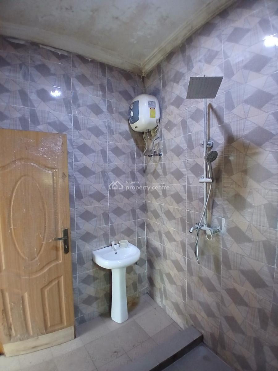 a Standard 2 Bedroom Flat, Abraham Adesanya, Lekki Phase 2, Lekki, Lagos, Flat / Apartment for Rent