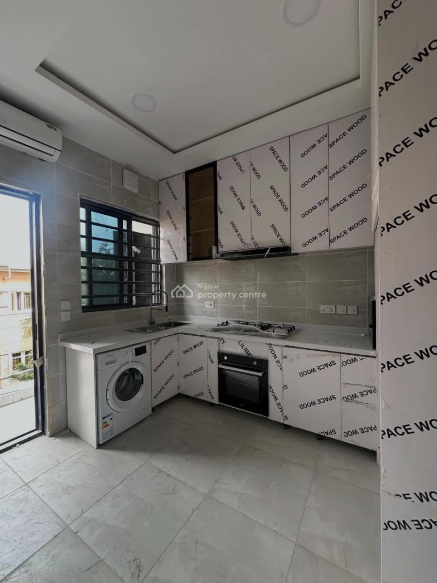 Well Built 3 Bedroom Apartment with Bq, 3 Bedroom Apartment for Rent, Lekki Phase 1, Lekki, Lagos, Flat / Apartment for Rent