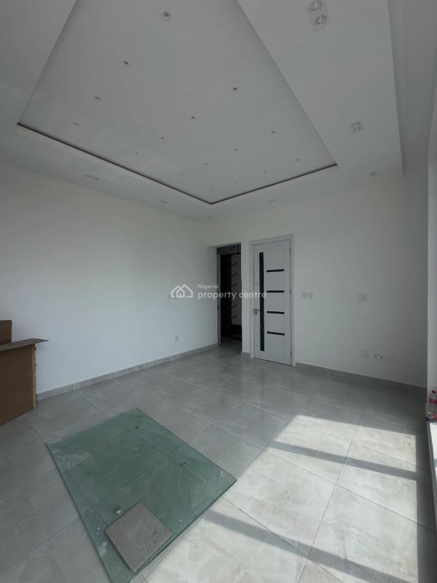 Well Built 3 Bedroom Apartment with Bq, 3 Bedroom Apartment for Rent, Lekki Phase 1, Lekki, Lagos, Flat / Apartment for Rent