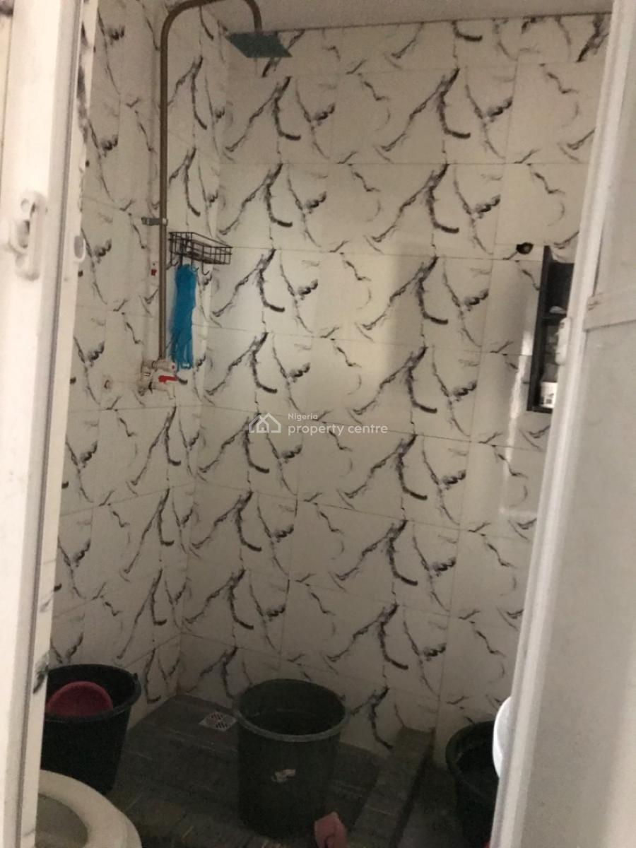 Very Standard  Massive Clean Room Self Contained Upstairs Lekki Phase1, Lekki Phase 1, Lekki, Lagos, Self Contain (single Rooms) for Rent